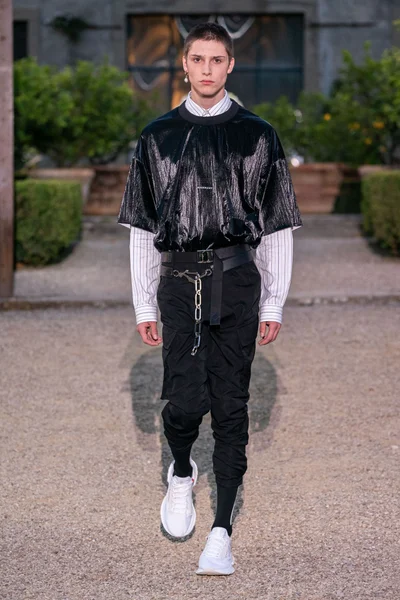 Look 39